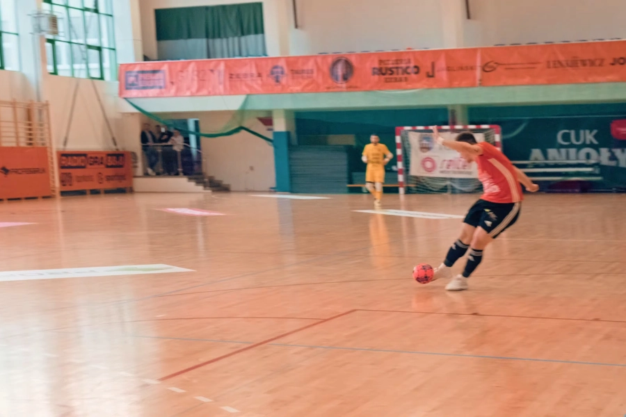 Bartłomiej Mania jako operator kamery w filmie FC Toruń 2024/2025 Cinematic Showreel